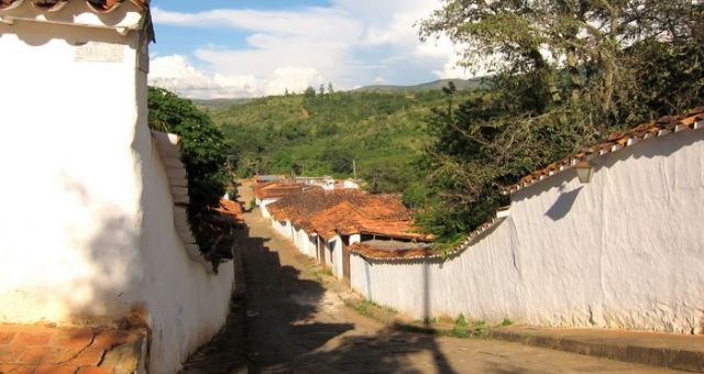 The empty street of Barichara