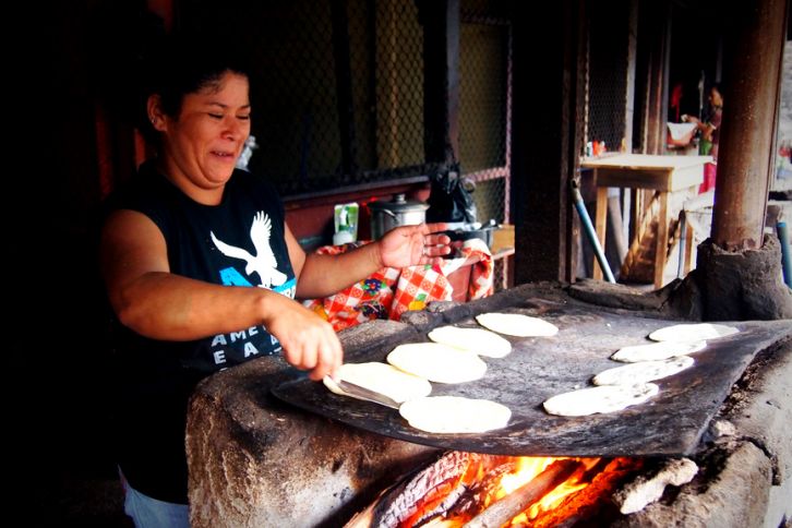 making tortillas in nicaragua